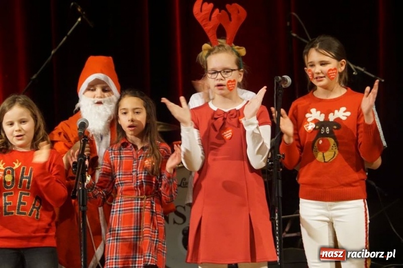 Zdjęcie w galerii na portalu naszraciborz.pl: Raciborski sztab WOŚP liczy pieniądze. Czy będzie rekord?  wiadomości z regionu