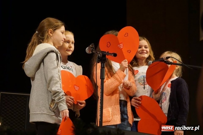 Zdjęcie w galerii na portalu naszraciborz.pl: Raciborski sztab WOŚP liczy pieniądze. Czy będzie rekord?  wiadomości z regionu