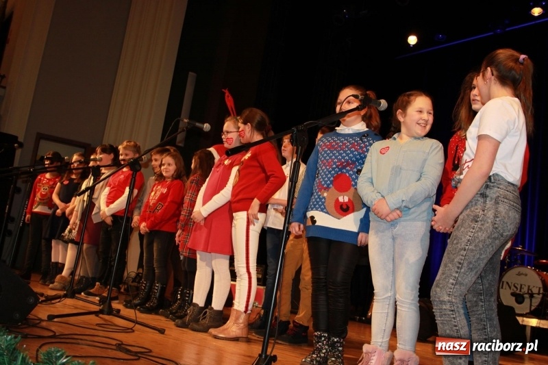 Zdjęcie w galerii na portalu naszraciborz.pl: Raciborski sztab WOŚP liczy pieniądze. Czy będzie rekord?  wiadomości z regionu