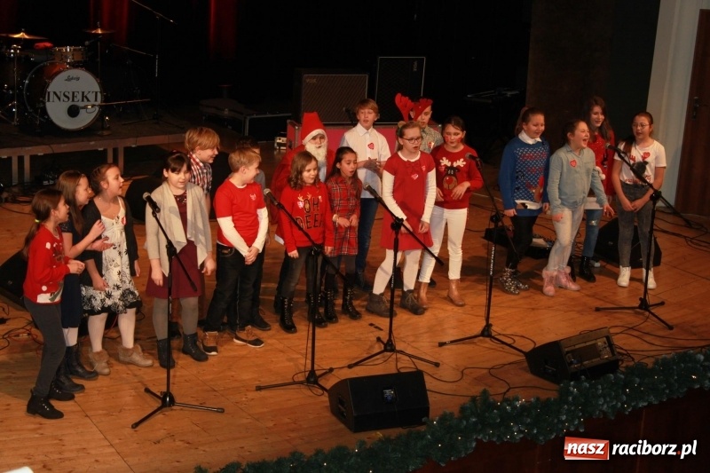 Zdjęcie w galerii na portalu naszraciborz.pl: Raciborski sztab WOŚP liczy pieniądze. Czy będzie rekord?  wiadomości z regionu