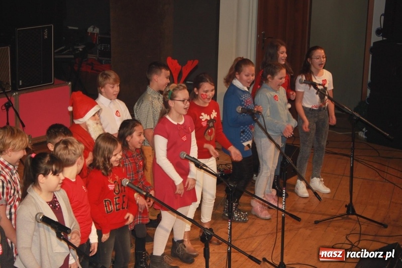 Zdjęcie w galerii na portalu naszraciborz.pl: Raciborski sztab WOŚP liczy pieniądze. Czy będzie rekord?  wiadomości z regionu