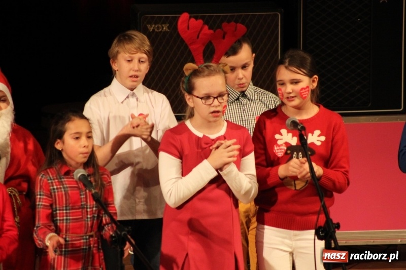 Zdjęcie w galerii na portalu naszraciborz.pl: Raciborski sztab WOŚP liczy pieniądze. Czy będzie rekord?  wiadomości z regionu