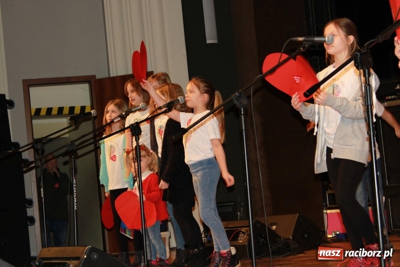 Zdjęcie w galerii na portalu naszraciborz.pl: Raciborski sztab WOŚP liczy pieniądze. Czy będzie rekord?  wiadomości z regionu