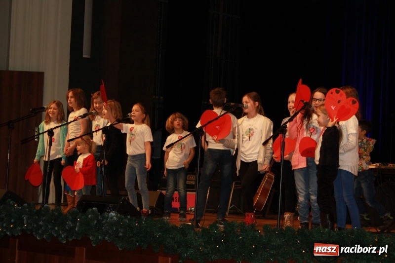 Zdjęcie w galerii na portalu naszraciborz.pl: Raciborski sztab WOŚP liczy pieniądze. Czy będzie rekord?  wiadomości z regionu