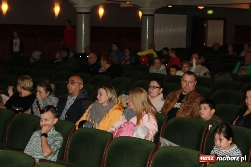 Zdjęcie w galerii na portalu naszraciborz.pl: Raciborski sztab WOŚP liczy pieniądze. Czy będzie rekord?  wiadomości z regionu