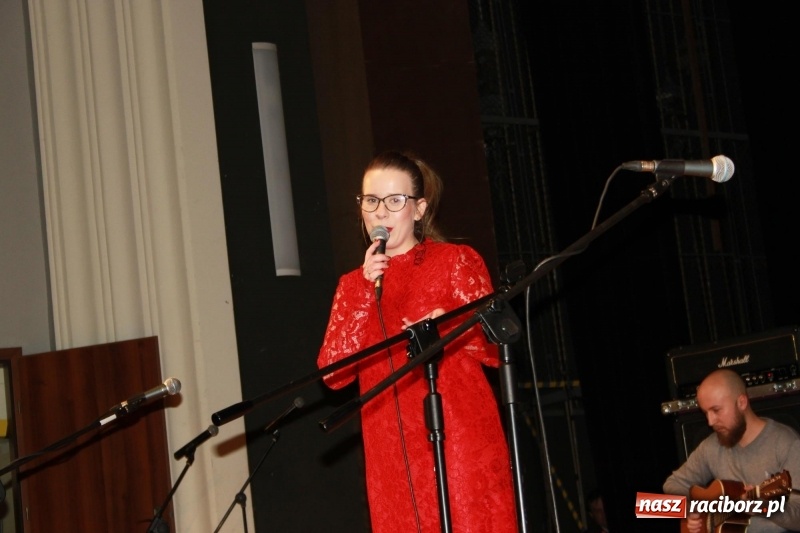 Zdjęcie w galerii na portalu naszraciborz.pl: Raciborski sztab WOŚP liczy pieniądze. Czy będzie rekord?  wiadomości z regionu