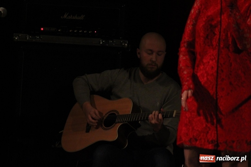 Zdjęcie w galerii na portalu naszraciborz.pl: Raciborski sztab WOŚP liczy pieniądze. Czy będzie rekord?  wiadomości z regionu