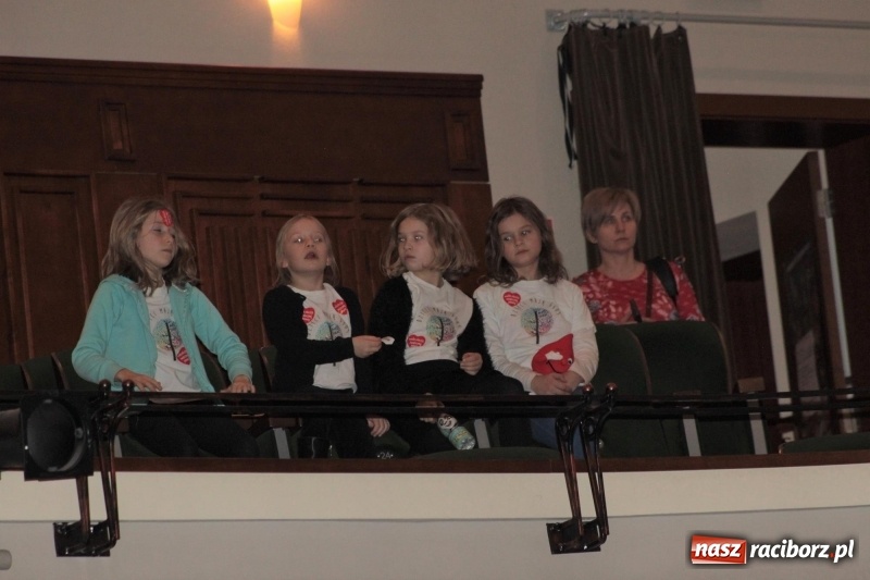 Zdjęcie w galerii na portalu naszraciborz.pl: Raciborski sztab WOŚP liczy pieniądze. Czy będzie rekord?  wiadomości z regionu