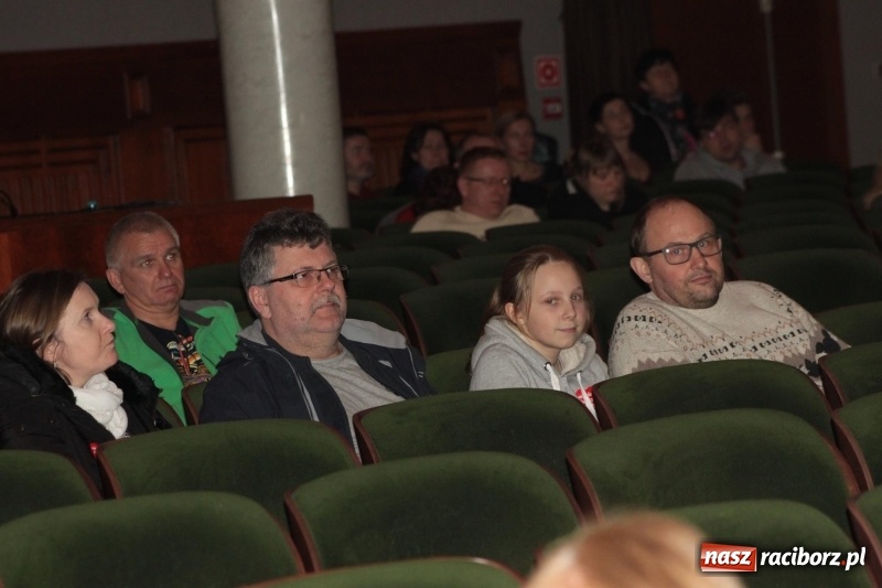 Zdjęcie w galerii na portalu naszraciborz.pl: Raciborski sztab WOŚP liczy pieniądze. Czy będzie rekord?  wiadomości z regionu