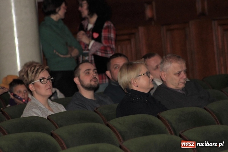 Zdjęcie w galerii na portalu naszraciborz.pl: Raciborski sztab WOŚP liczy pieniądze. Czy będzie rekord?  wiadomości z regionu