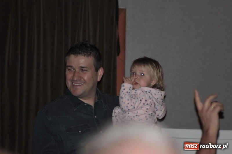 Zdjęcie w galerii na portalu naszraciborz.pl: Raciborski sztab WOŚP liczy pieniądze. Czy będzie rekord?  wiadomości z regionu