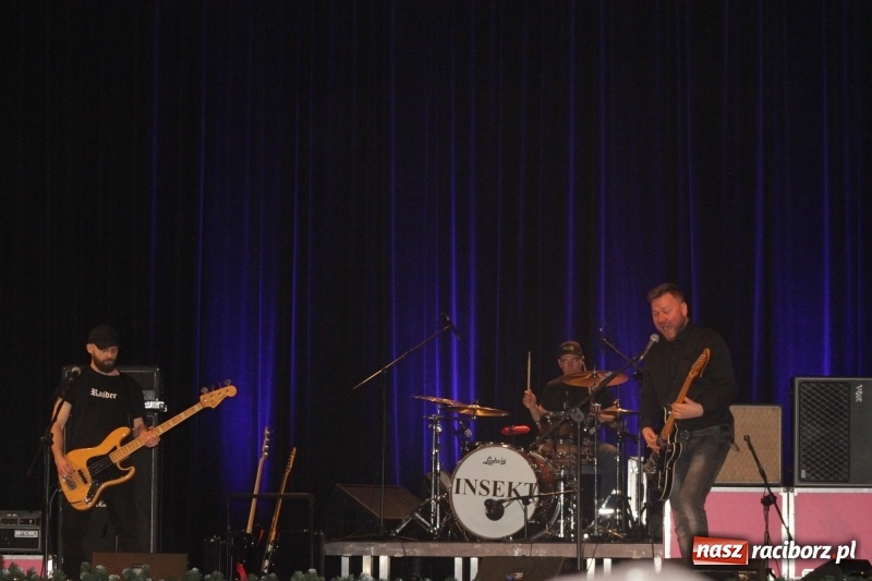 Zdjęcie w galerii na portalu naszraciborz.pl: Raciborski sztab WOŚP liczy pieniądze. Czy będzie rekord?  wiadomości z regionu