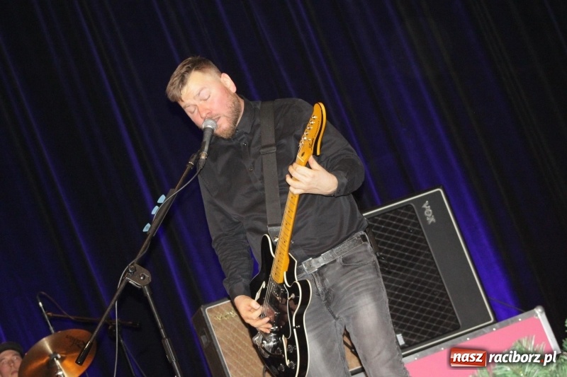 Zdjęcie w galerii na portalu naszraciborz.pl: Raciborski sztab WOŚP liczy pieniądze. Czy będzie rekord?  wiadomości z regionu