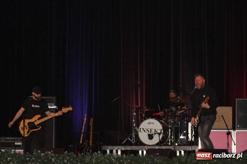 Zdjęcie w galerii na portalu naszraciborz.pl: Raciborski sztab WOŚP liczy pieniądze. Czy będzie rekord?  wiadomości z regionu