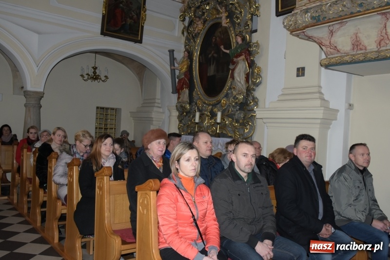 Zdjęcie w galerii na portalu naszraciborz.pl: Tworkowskie kolędowanie przy żłóbku  wiadomości z regionu