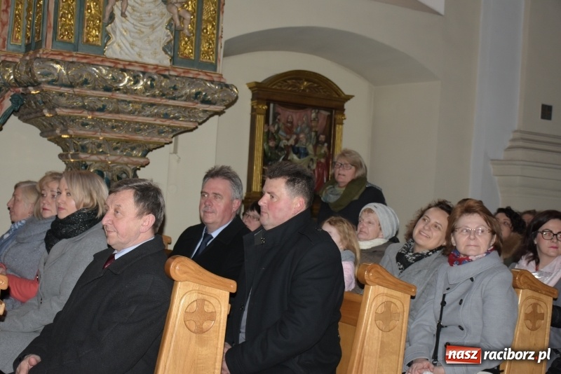 Zdjęcie w galerii na portalu naszraciborz.pl: Tworkowskie kolędowanie przy żłóbku  wiadomości z regionu