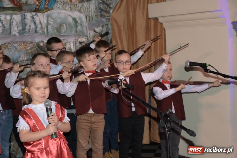 Zdjęcie w galerii na portalu naszraciborz.pl: Tworkowskie kolędowanie przy żłóbku  wiadomości z regionu
