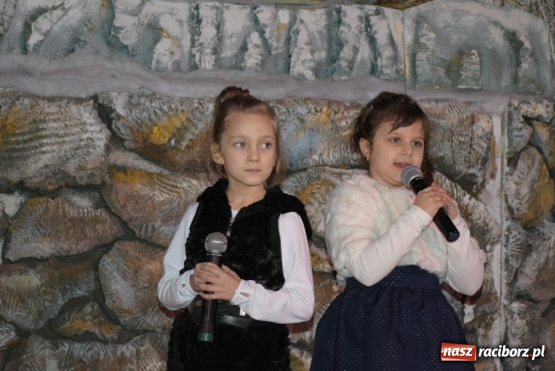 Zdjęcie w galerii na portalu naszraciborz.pl: Tworkowskie kolędowanie przy żłóbku  wiadomości z regionu