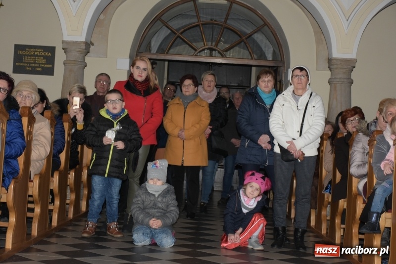 Zdjęcie w galerii na portalu naszraciborz.pl: Tworkowskie kolędowanie przy żłóbku  wiadomości z regionu
