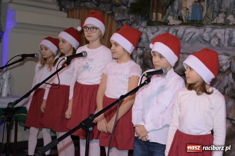 Zdjęcie w galerii na portalu naszraciborz.pl: Tworkowskie kolędowanie przy żłóbku  wiadomości z regionu