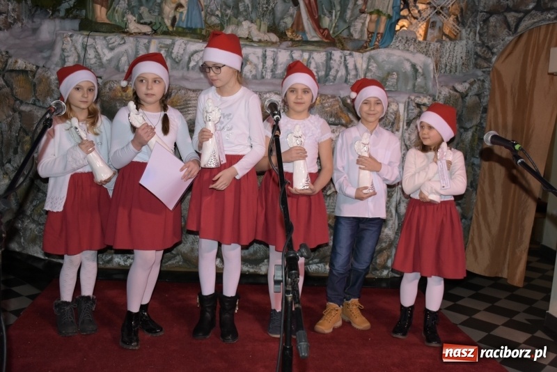 Zdjęcie w galerii na portalu naszraciborz.pl: Tworkowskie kolędowanie przy żłóbku  wiadomości z regionu