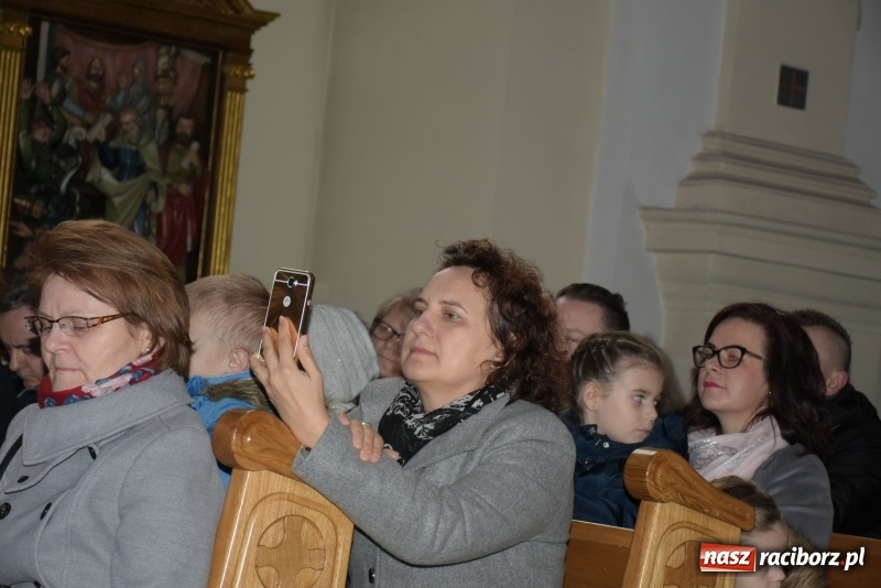 Zdjęcie w galerii na portalu naszraciborz.pl: Tworkowskie kolędowanie przy żłóbku  wiadomości z regionu