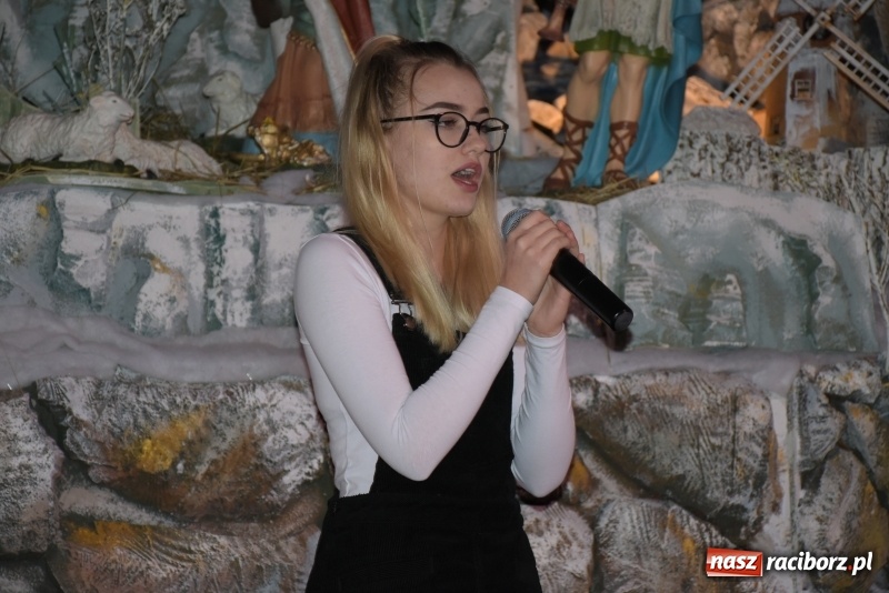 Zdjęcie w galerii na portalu naszraciborz.pl: Tworkowskie kolędowanie przy żłóbku  wiadomości z regionu