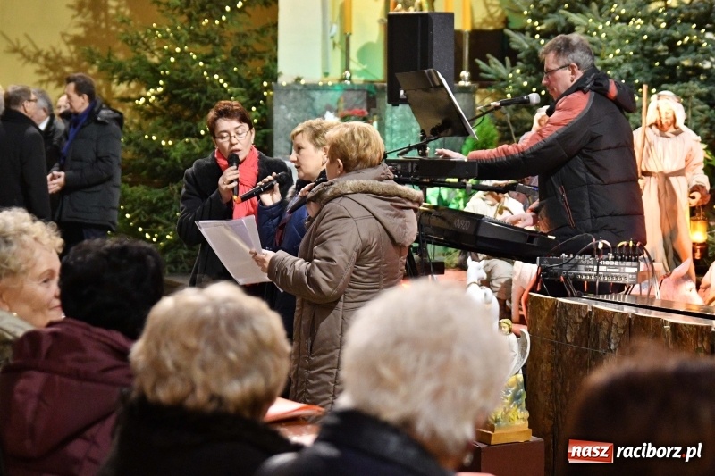 Zdjęcie w galerii na portalu naszraciborz.pl: Chór Pueri Claromontani z Jasnej Góry zaśpiewał dziś w kościele NSPJ  wiadomości z regionu