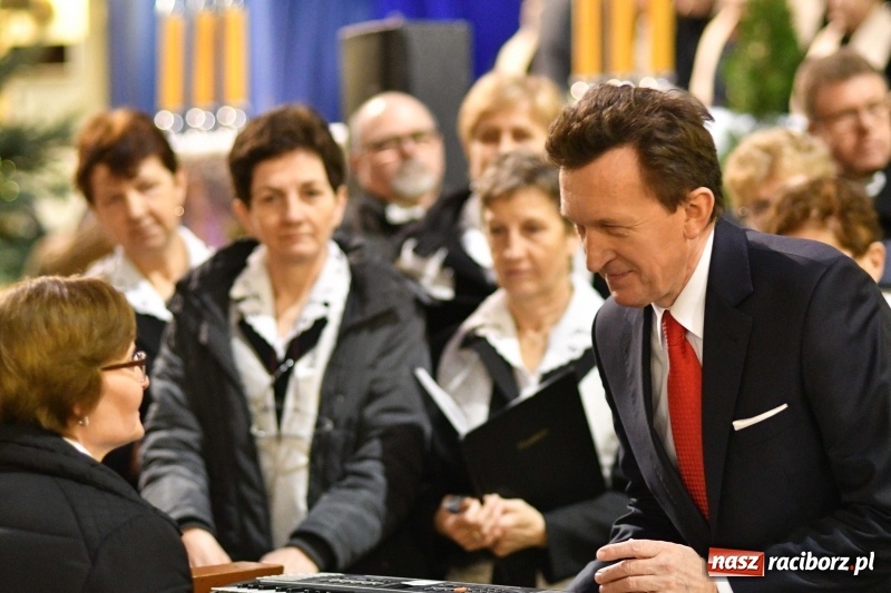 Zdjęcie w galerii na portalu naszraciborz.pl: Chór Pueri Claromontani z Jasnej Góry zaśpiewał dziś w kościele NSPJ  wiadomości z regionu