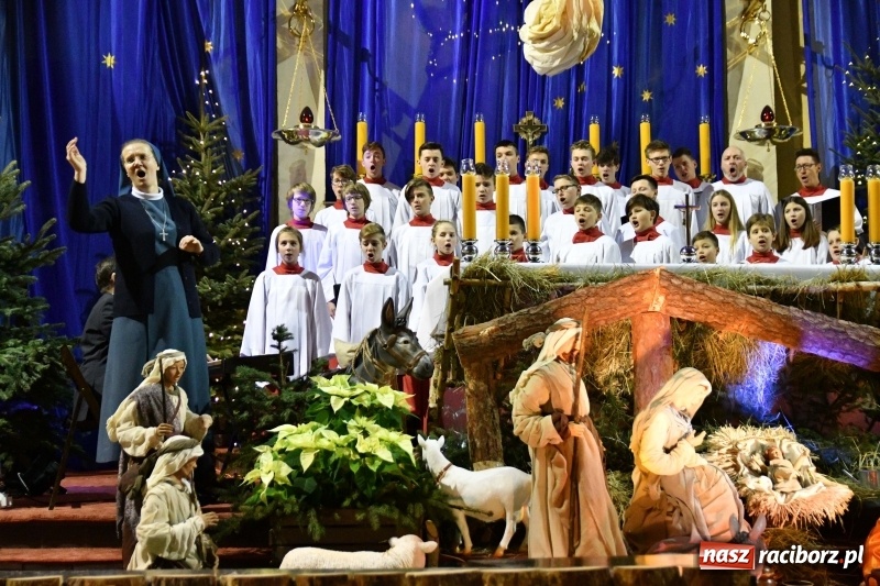 Zdjęcie w galerii na portalu naszraciborz.pl: Chór Pueri Claromontani z Jasnej Góry zaśpiewał dziś w kościele NSPJ  wiadomości z regionu