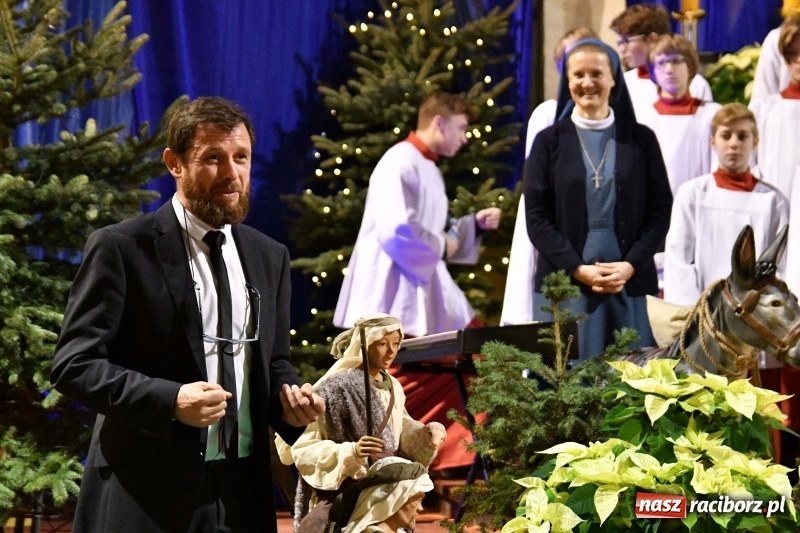 Zdjęcie w galerii na portalu naszraciborz.pl: Chór Pueri Claromontani z Jasnej Góry zaśpiewał dziś w kościele NSPJ  wiadomości z regionu