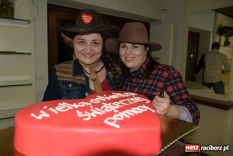 Zdjęcie w galerii na portalu naszraciborz.pl: W Tworkowie w salonie U Luizy znów zagrała orkiestra. Zebrano blisko 13,5 tys. zł  wiadomości z regionu