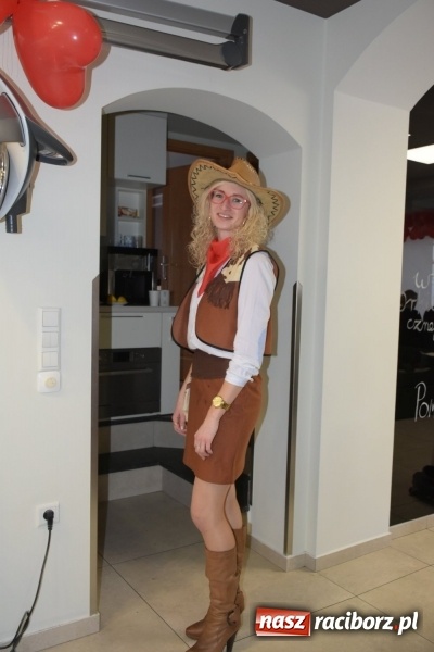 Zdjęcie w galerii na portalu naszraciborz.pl: W Tworkowie w salonie U Luizy znów zagrała orkiestra. Zebrano blisko 13,5 tys. zł  wiadomości z regionu