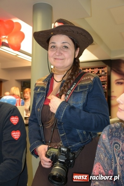 Zdjęcie w galerii na portalu naszraciborz.pl: W Tworkowie w salonie U Luizy znów zagrała orkiestra. Zebrano blisko 13,5 tys. zł  wiadomości z regionu