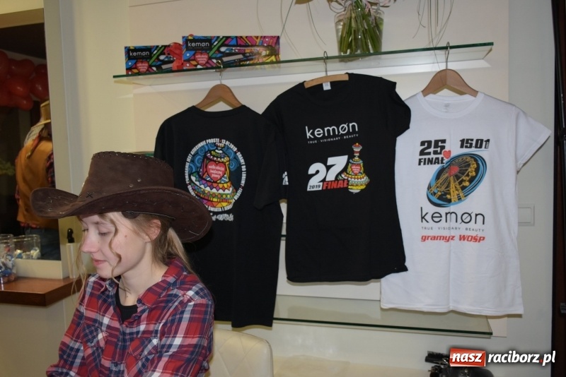 Zdjęcie w galerii na portalu naszraciborz.pl: W Tworkowie w salonie U Luizy znów zagrała orkiestra. Zebrano blisko 13,5 tys. zł  wiadomości z regionu