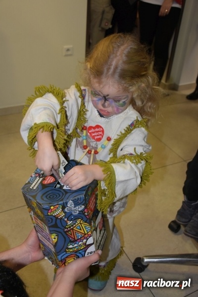 Zdjęcie w galerii na portalu naszraciborz.pl: W Tworkowie w salonie U Luizy znów zagrała orkiestra. Zebrano blisko 13,5 tys. zł  wiadomości z regionu