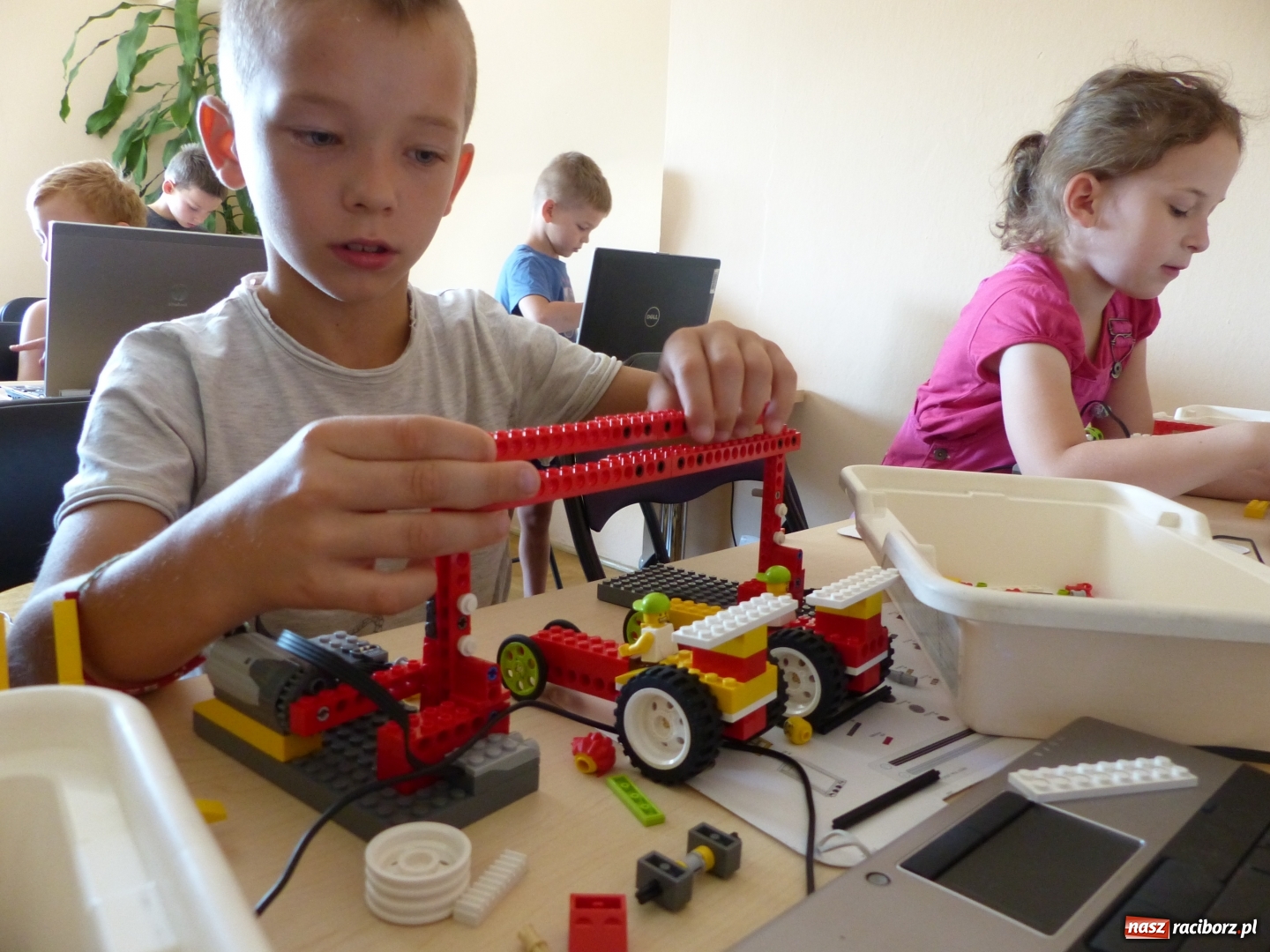 Zdjęcie w galerii na portalu naszraciborz.pl: Ferie z biblioteką tuż, tuż. Ruszyły zapisy na warsztaty LEGO wiadomości z regionu