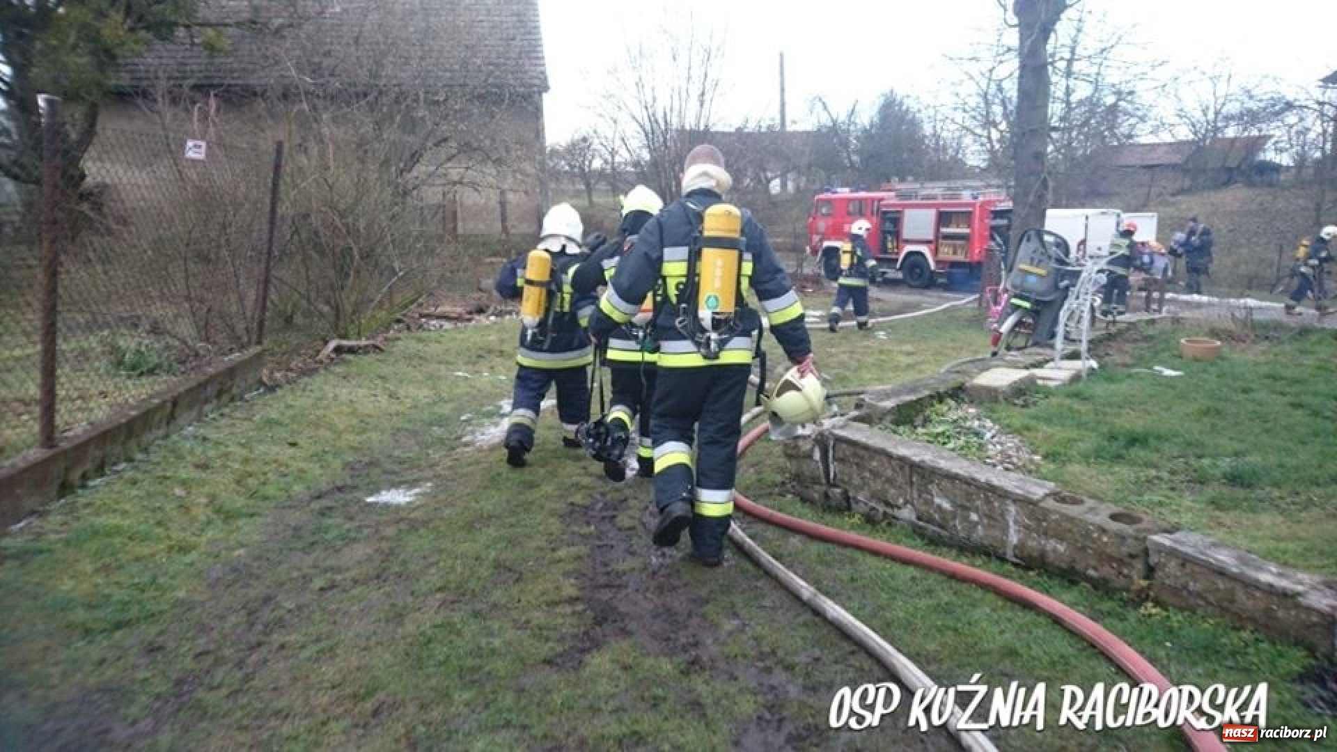 Zdjęcie w galerii na portalu naszraciborz.pl: Dramat pogorzelców z Turza. Pomagają im miejscowi strażacy  wiadomości z regionu