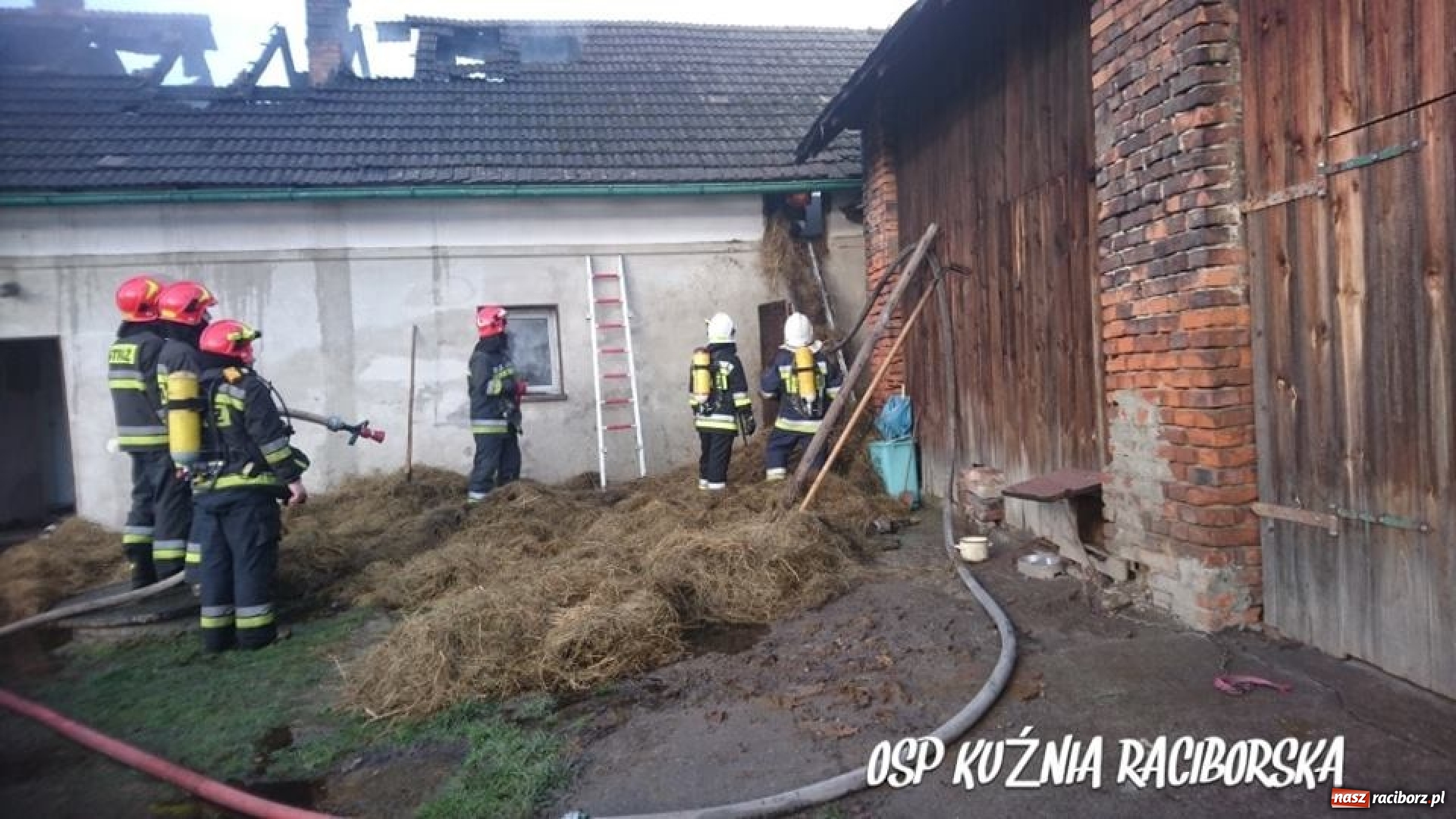 Zdjęcie w galerii na portalu naszraciborz.pl: Dramat pogorzelców z Turza. Pomagają im miejscowi strażacy  wiadomości z regionu