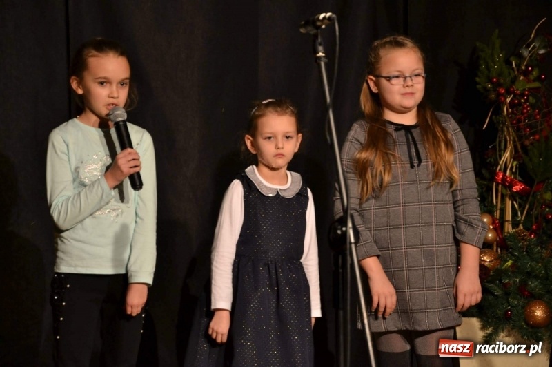 Zdjęcie w galerii na portalu naszraciborz.pl: Obchody Dnia Babci i Dziadka za nami  wiadomości z regionu