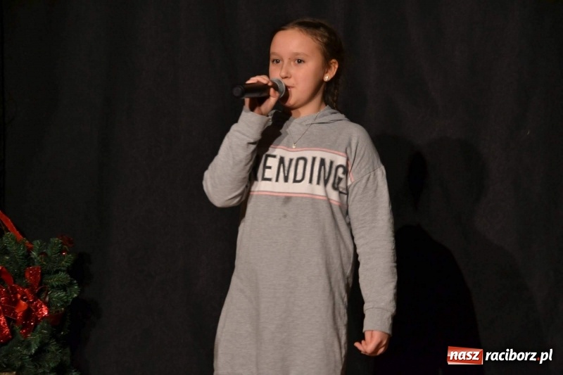 Zdjęcie w galerii na portalu naszraciborz.pl: Obchody Dnia Babci i Dziadka za nami  wiadomości z regionu