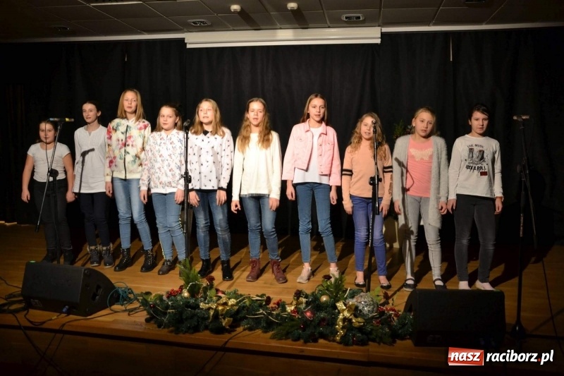 Zdjęcie w galerii na portalu naszraciborz.pl: Obchody Dnia Babci i Dziadka za nami  wiadomości z regionu