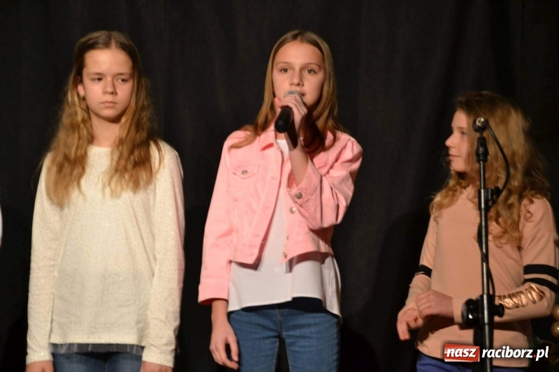 Zdjęcie w galerii na portalu naszraciborz.pl: Obchody Dnia Babci i Dziadka za nami  wiadomości z regionu