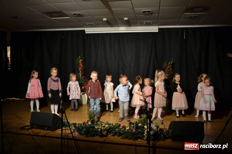 Zdjęcie w galerii na portalu naszraciborz.pl: Obchody Dnia Babci i Dziadka za nami  wiadomości z regionu