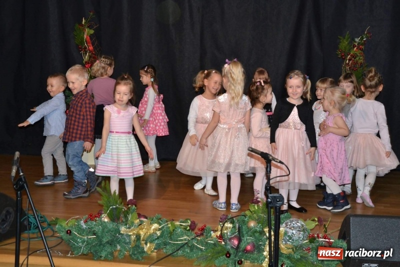 Zdjęcie w galerii na portalu naszraciborz.pl: Obchody Dnia Babci i Dziadka za nami  wiadomości z regionu