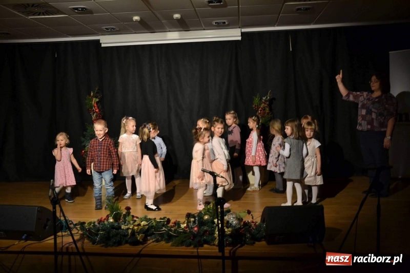 Zdjęcie w galerii na portalu naszraciborz.pl: Obchody Dnia Babci i Dziadka za nami  wiadomości z regionu