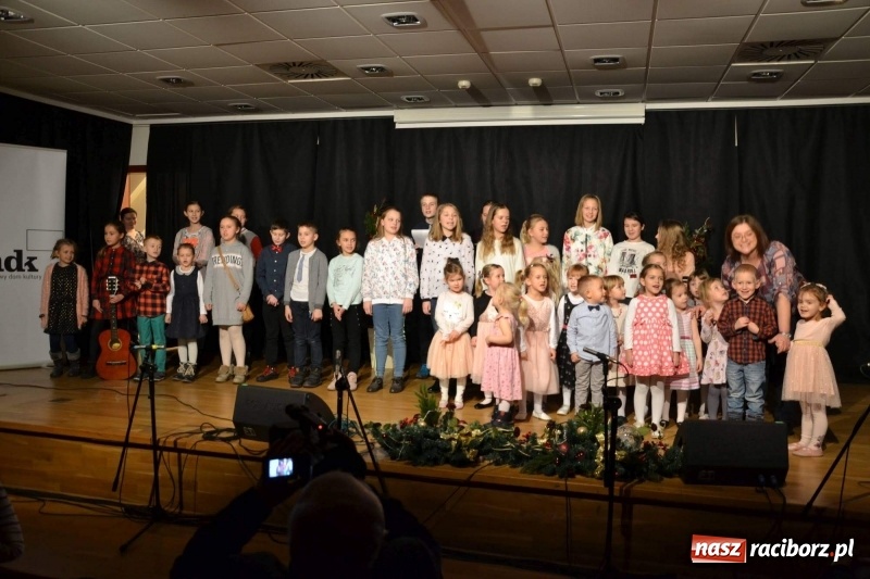 Zdjęcie w galerii na portalu naszraciborz.pl: Obchody Dnia Babci i Dziadka za nami  wiadomości z regionu