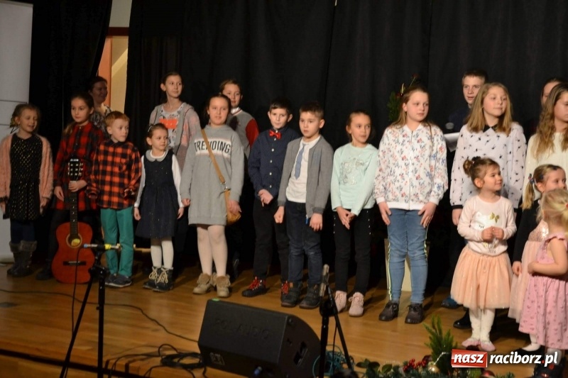 Zdjęcie w galerii na portalu naszraciborz.pl: Obchody Dnia Babci i Dziadka za nami  wiadomości z regionu