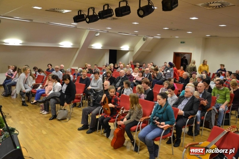 Zdjęcie w galerii na portalu naszraciborz.pl: Obchody Dnia Babci i Dziadka za nami  wiadomości z regionu