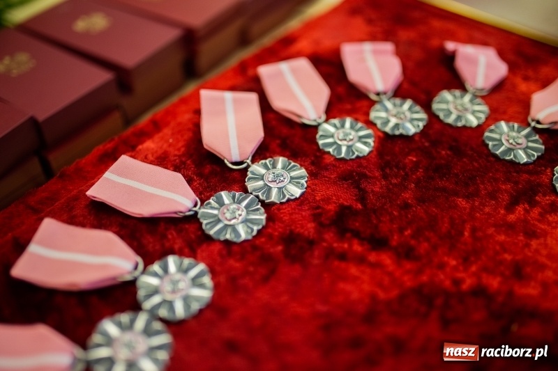 Zdjęcie w galerii na portalu naszraciborz.pl: Złote gody w Krzanowicach. Medale Prezydenta RP odebrało pięć par FOTO i WIDEO wiadomości z regionu